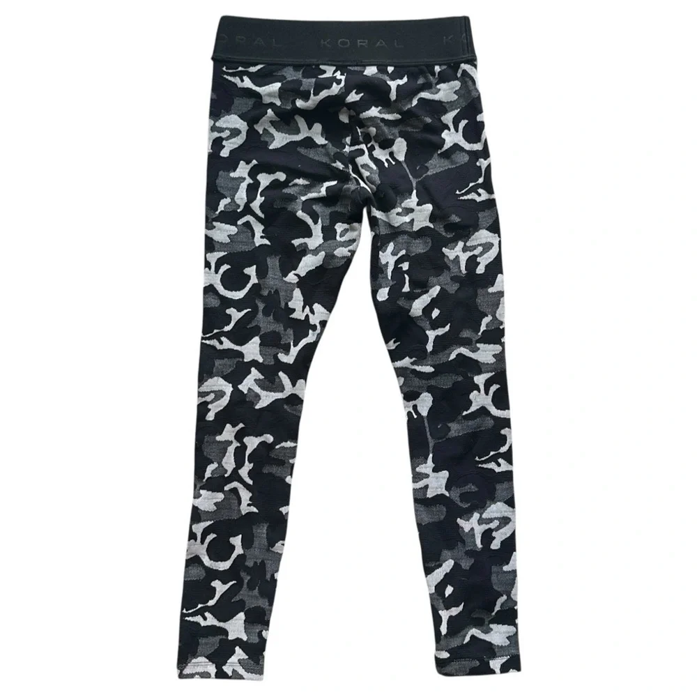 KORAL Knockout Crop Leggings Logo Waistband in Black/White Camo Women’s XS